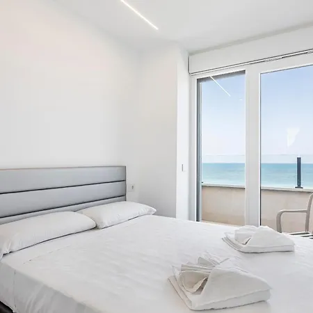 Skyline Grand Con Aticos Duplex Y Piscinas Privadas Dénia