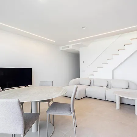 Skyline Grand Con Aticos Duplex Y Piscinas Privadas Denia