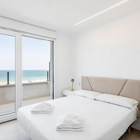 Skyline Grand Con Aticos Duplex Y Piscinas Privadas